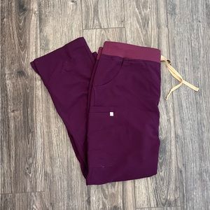 Womens L fig scrub pants